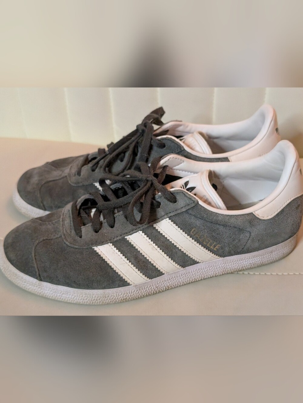 Adidas Gazelle White and Gray Athletic Shoes Sleek Design